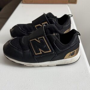 New Balance toddlers hook and loop to Sneakers 10W